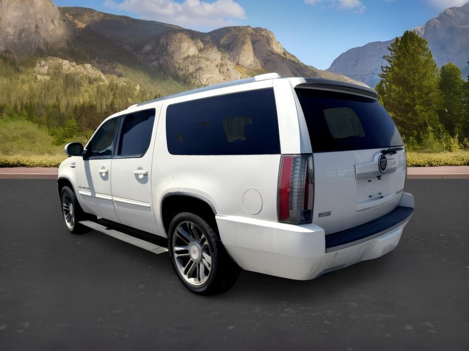 2012 WHITE /Ebony/Ebony Accents Cadillac Escalade ESV Premium (1GYS4JEF3CR) with an Vortec 6.2L V-8 variable valve control engine, AUTOMATIC transmission, located at 1235 N Woodruff Ave., Idaho Falls, 83401, (208) 523-1053, 43.507172, -112.000488 - At Timberline Auto, finding a great deal on your next vehicle is always easy! Our experienced sales staff goal is to help find you the right vehicle at the right price! Our knowledgeable finance department has options for almost any credit score. We offer extended service contract options to prot- Photo#2