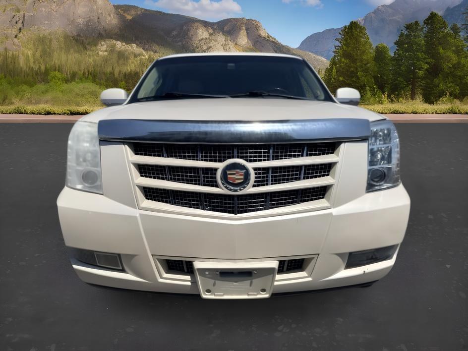 2012 WHITE /Ebony/Ebony Accents Cadillac Escalade ESV Premium (1GYS4JEF3CR) with an Vortec 6.2L V-8 variable valve control engine, AUTOMATIC transmission, located at 1235 N Woodruff Ave., Idaho Falls, 83401, (208) 523-1053, 43.507172, -112.000488 - At Timberline Auto, finding a great deal on your next vehicle is always easy! Our experienced sales staff goal is to help find you the right vehicle at the right price! Our knowledgeable finance department has options for almost any credit score. We offer extended service contract options to prot- Photo#7
