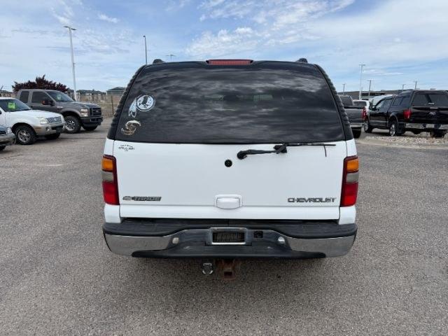 2003 Summit White /Gray/Dark Charcoal Chevrolet Tahoe (1GNEK13Z13J) with an Vortec 53L V-8 regular unleaded engine, Automatic transmission, located at 1175 N Woodruff Ave, Idaho Falls, ID, 83401, 43.506901, -111.999657 - At Timberline Auto, finding a great deal on your next vehicle is always easy! Our experienced sales staff goal is to help find you the right vehicle at the right price! Our knowledgeable finance department has options for almost any credit score. We offer extended service contract options to prot - Photo#12