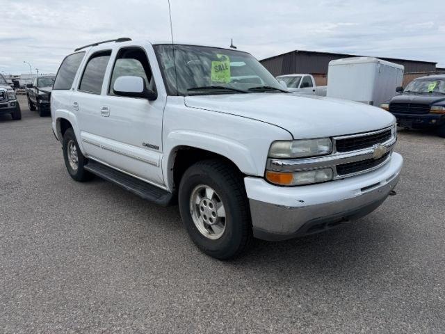 2003 Summit White /Gray/Dark Charcoal Chevrolet Tahoe (1GNEK13Z13J) with an Vortec 53L V-8 regular unleaded engine, Automatic transmission, located at 1175 N Woodruff Ave, Idaho Falls, ID, 83401, 43.506901, -111.999657 - At Timberline Auto, finding a great deal on your next vehicle is always easy! Our experienced sales staff goal is to help find you the right vehicle at the right price! Our knowledgeable finance department has options for almost any credit score. We offer extended service contract options to prot - Photo#15