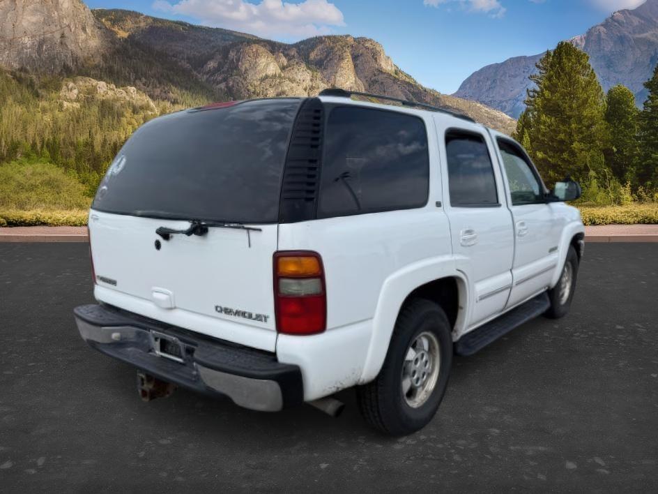 2003 Summit White /Gray/Dark Charcoal Chevrolet Tahoe (1GNEK13Z13J) with an Vortec 53L V-8 regular unleaded engine, Automatic transmission, located at 1175 N Woodruff Ave, Idaho Falls, ID, 83401, 43.506901, -111.999657 - At Timberline Auto, finding a great deal on your next vehicle is always easy! Our experienced sales staff goal is to help find you the right vehicle at the right price! Our knowledgeable finance department has options for almost any credit score. We offer extended service contract options to prot - Photo#4
