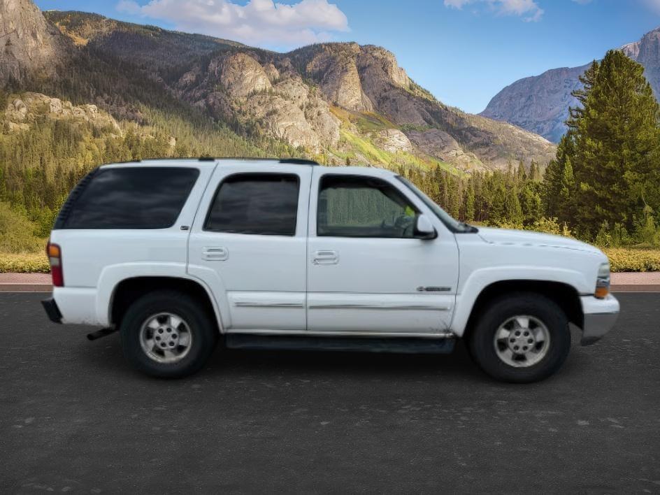 2003 Summit White /Gray/Dark Charcoal Chevrolet Tahoe (1GNEK13Z13J) with an Vortec 53L V-8 regular unleaded engine, Automatic transmission, located at 1175 N Woodruff Ave, Idaho Falls, ID, 83401, 43.506901, -111.999657 - At Timberline Auto, finding a great deal on your next vehicle is always easy! Our experienced sales staff goal is to help find you the right vehicle at the right price! Our knowledgeable finance department has options for almost any credit score. We offer extended service contract options to prot - Photo#5