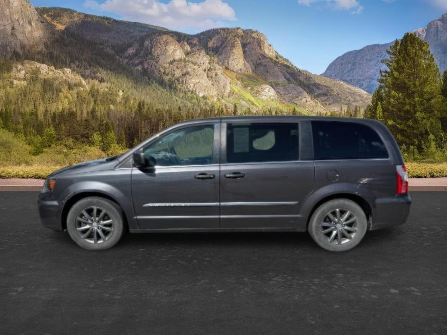 2015 GRAY /Black Chrysler Town Country (2C4RC1HG2FR) with an 36L V-6 DOHC engine, Automatic transmission, located at 1175 N Woodruff Ave, Idaho Falls, ID, 83401, 43.506901, -111.999657 - At Timberline Auto, finding a great deal on your next vehicle is always easy! Our experienced sales staff goal is to help find you the right vehicle at the right price! Our knowledgeable finance department has options for almost any credit score. We offer extended service contract options to prot - Photo#0