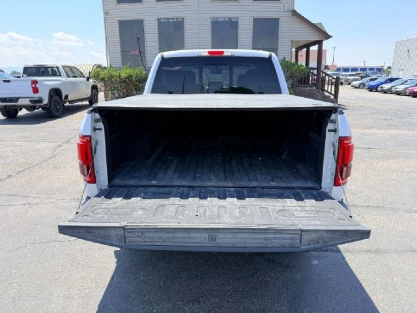 2015 WHITE /Medium Earth Gray Ford F-150 (1FTEW1EG4FK) with an EcoBoost 35L V-6 gasoline direct injection engine, Automatic transmission, located at 1175 N Woodruff Ave, Idaho Falls, ID, 83401, 43.506901, -111.999657- Photo#5