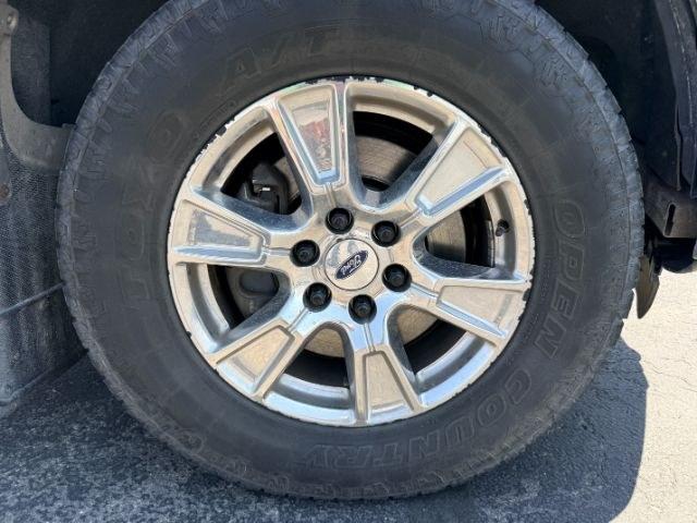2015 WHITE /Medium Earth Gray Ford F-150 LARIAT (1FTEW1EG4FK) with an EcoBoost 3.5L V-6 gasoline direct injection engine, AUTOMATIC transmission, located at 1235 N Woodruff Ave., Idaho Falls, 83401, (208) 523-1053, 43.507172, -112.000488 - At Timberline Auto, finding a great deal on your next vehicle is always easy! Our experienced sales staff goal is to help find you the right vehicle at the right price! Our knowledgeable finance department has options for almost any credit score. We offer extended service contract options to prot- Photo#38