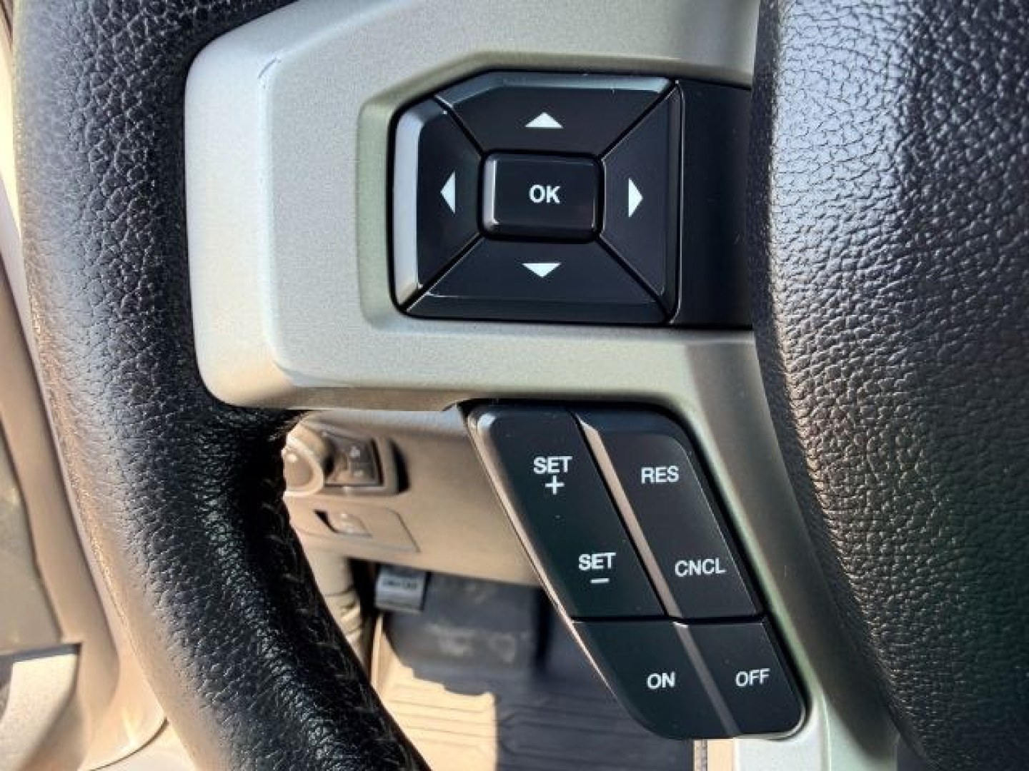 2015 WHITE /Medium Earth Gray Ford F-150 (1FTEW1EG4FK) with an EcoBoost 35L V-6 gasoline direct injection engine, Automatic transmission, located at 1175 N Woodruff Ave, Idaho Falls, ID, 83401, 43.506901, -111.999657- Photo#20