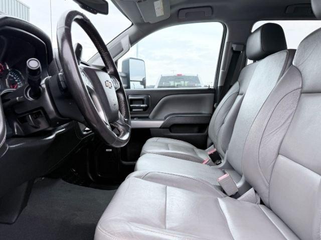 2019 BLACK /Jet Black Chevrolet Silverado 2500HD (1GC1KTEYXKF) with an 66L V8 16V OHV TURBO DIESEL engine, Automatic transmission, located at 1175 N Woodruff Ave, Idaho Falls, ID, 83401, 43.506901, -111.999657 - At Timberline Auto, finding a great deal on your next vehicle is always easy! Our experienced sales staff goal is to help find you the right vehicle at the right price! Our knowledgeable finance department has options for almost any credit score. We offer extended service contract options to prot- Photo#38