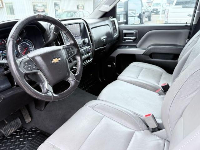 2019 BLACK /Jet Black Chevrolet Silverado 2500HD (1GC1KTEYXKF) with an 66L V8 16V OHV TURBO DIESEL engine, Automatic transmission, located at 1175 N Woodruff Ave, Idaho Falls, ID, 83401, 43.506901, -111.999657 - At Timberline Auto, finding a great deal on your next vehicle is always easy! Our experienced sales staff goal is to help find you the right vehicle at the right price! Our knowledgeable finance department has options for almost any credit score. We offer extended service contract options to prot- Photo#39