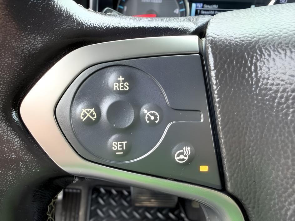 2019 BLACK /Jet Black Chevrolet Silverado 2500HD (1GC1KTEYXKF) with an 66L V8 16V OHV TURBO DIESEL engine, Automatic transmission, located at 1175 N Woodruff Ave, Idaho Falls, ID, 83401, 43.506901, -111.999657 - At Timberline Auto, finding a great deal on your next vehicle is always easy! Our experienced sales staff goal is to help find you the right vehicle at the right price! Our knowledgeable finance department has options for almost any credit score. We offer extended service contract options to prot- Photo#19