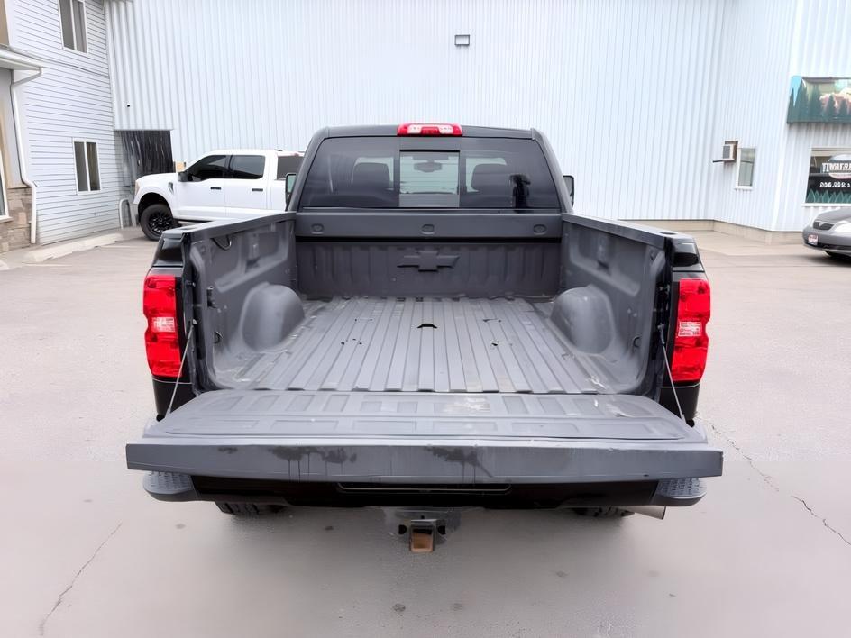 2019 BLACK /Dark Ash/Jet Black Chevrolet Silverado LTZ (1GC1KTEYXKF) with an V8, 6.6L engine, 6-speed automatic transmission, located at 1175 N Woodruff Ave, Idaho Falls, ID, 83401, 43.506901, -111.999657 - <b>Vehicle Details</b><br>Discover rugged capability and premium comfort in this 2019 Chevrolet Silverado 2500 LTZ 4WD, now available in Idaho Falls, ID. Powered by a proven V8 6.6L Diesel engine, this heavy-duty truck is built to tackle demanding jobs, tow with confidence, and deliver dependable pe- Photo#32