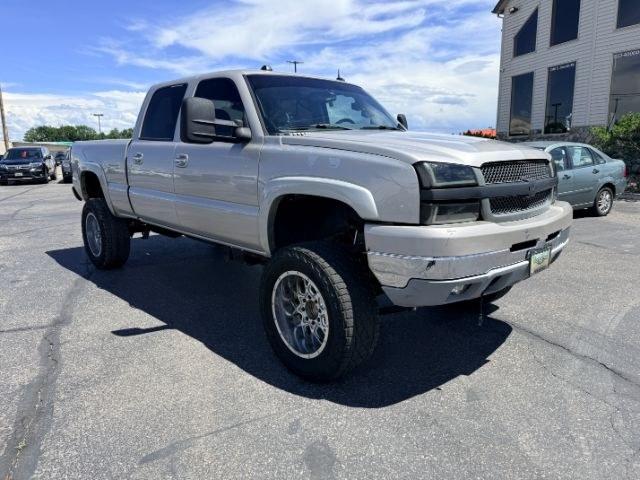 2004 SILVER /Dark Charcoal Chevrolet Silverado 2500HD (1GCHK231X4F) with an Duramax 66L V-8 diesel direct injection engine, Automatic transmission, located at 1175 N Woodruff Ave, Idaho Falls, ID, 83401, 43.506901, -111.999657 - At Timberline Auto, finding a great deal on your next vehicle is always easy! Our experienced sales staff goal is to help find you the right vehicle at the right price! Our knowledgeable finance department has options for almost any credit score. We offer extended service contract options to prot- Photo#24