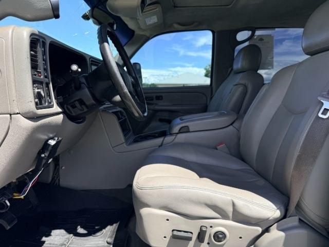 2004 SILVER /Dark Charcoal Chevrolet Silverado 2500HD (1GCHK231X4F) with an Duramax 66L V-8 diesel direct injection engine, Automatic transmission, located at 1175 N Woodruff Ave, Idaho Falls, ID, 83401, 43.506901, -111.999657 - At Timberline Auto, finding a great deal on your next vehicle is always easy! Our experienced sales staff goal is to help find you the right vehicle at the right price! Our knowledgeable finance department has options for almost any credit score. We offer extended service contract options to prot- Photo#28