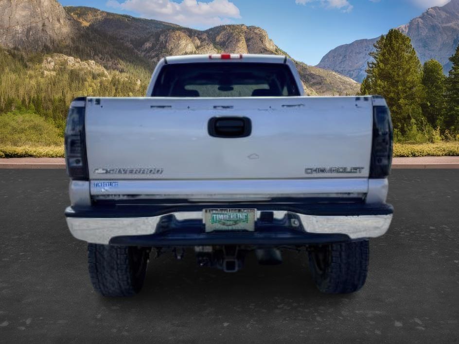 2004 Silver Birch Metallic /Dark Charcoal Chevrolet Silverado LT (1GCHK231X4F) with an V8, 6.6L engine, 4-speed automatic transmission, located at 1175 N Woodruff Ave, Idaho Falls, ID, 83401, 43.506901, -111.999657 - <b>Vehicle Details</b><br>Pre-owned 2004 Chevrolet Silverado 2500 LT 4WD for sale in Idaho Falls, ID, this heavy-duty pickup is built to handle demanding workdays, towing needs, and weekend adventures with confidence. Powered by a V8 6.6L Diesel engine, this Chevrolet Silverado delivers strong perfo- Photo#21