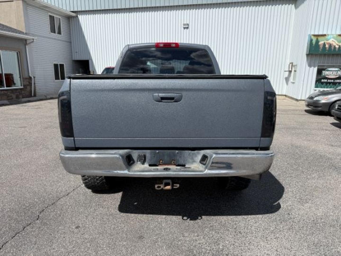 2006 GRAY /CLOTH Dodge Ram 2500 SLT (3D7KS29C86G) with an 5.9L I6 engine, MANUAL transmission, located at 1235 N Woodruff Ave., Idaho Falls, 83401, (208) 523-1053, 43.507172, -112.000488 - At Timberline Auto, finding a great deal on your next vehicle is always easy! Our experienced sales staff's goal is to help find you the right vehicle at the right price! Our knowledgeable finance department has options for almost any credit score. We offer extended service contract options to prote - Photo#27