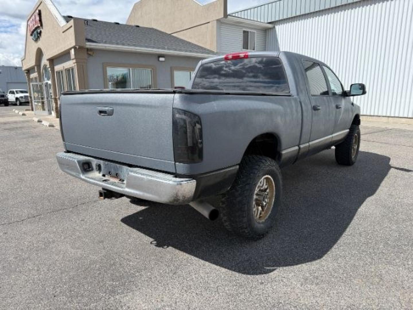 2006 GRAY /CLOTH Dodge Ram 2500 SLT (3D7KS29C86G) with an 5.9L I6 engine, MANUAL transmission, located at 1235 N Woodruff Ave., Idaho Falls, 83401, (208) 523-1053, 43.507172, -112.000488 - At Timberline Auto, finding a great deal on your next vehicle is always easy! Our experienced sales staff's goal is to help find you the right vehicle at the right price! Our knowledgeable finance department has options for almost any credit score. We offer extended service contract options to prote - Photo#28