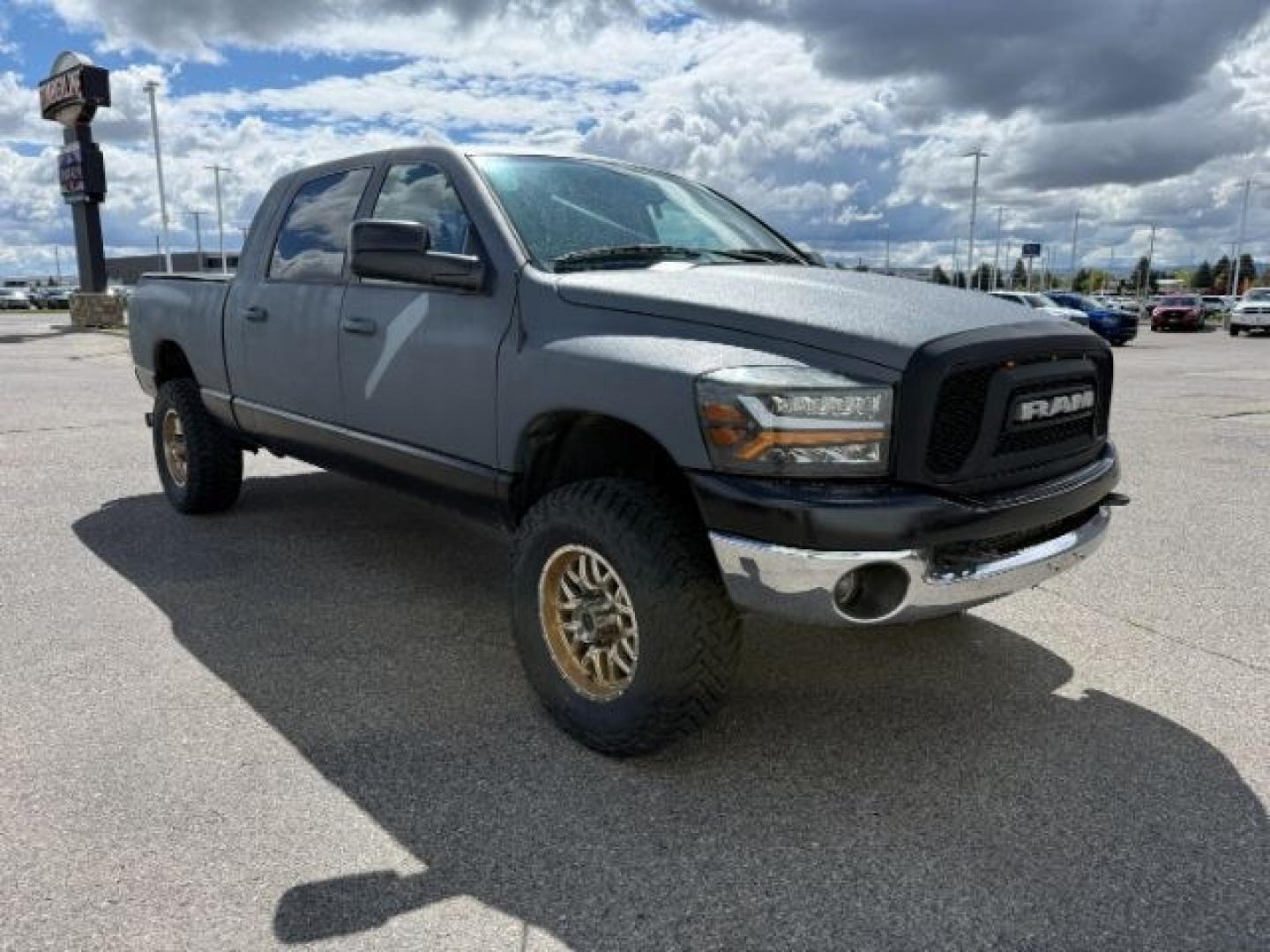 2006 GRAY /CLOTH Dodge Ram 2500 SLT (3D7KS29C86G) with an 5.9L I6 engine, MANUAL transmission, located at 1235 N Woodruff Ave., Idaho Falls, 83401, (208) 523-1053, 43.507172, -112.000488 - At Timberline Auto, finding a great deal on your next vehicle is always easy! Our experienced sales staff's goal is to help find you the right vehicle at the right price! Our knowledgeable finance department has options for almost any credit score. We offer extended service contract options to prote - Photo#30
