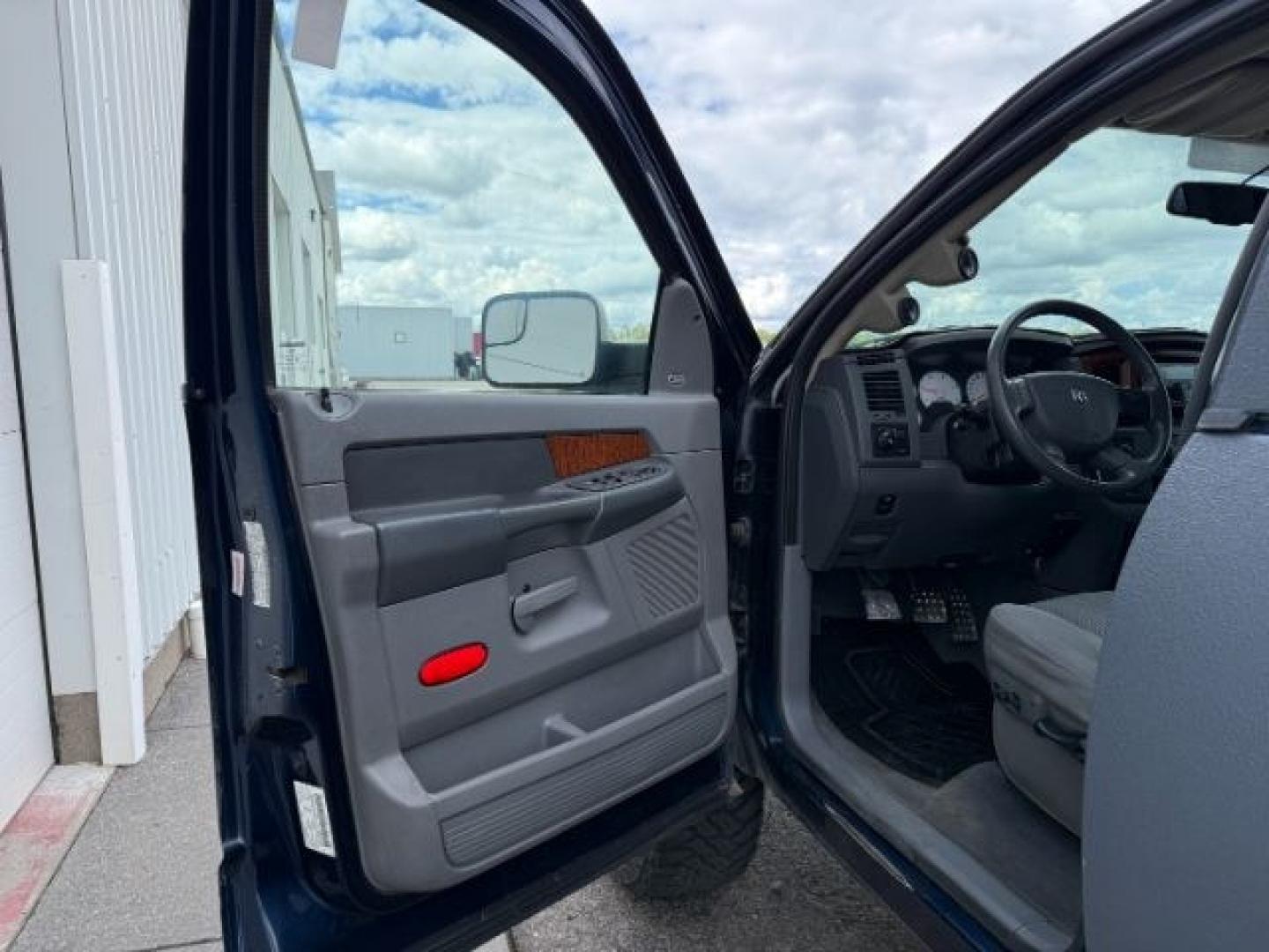 2006 GRAY /CLOTH Dodge Ram 2500 SLT (3D7KS29C86G) with an 5.9L I6 engine, MANUAL transmission, located at 1235 N Woodruff Ave., Idaho Falls, 83401, (208) 523-1053, 43.507172, -112.000488 - At Timberline Auto, finding a great deal on your next vehicle is always easy! Our experienced sales staff's goal is to help find you the right vehicle at the right price! Our knowledgeable finance department has options for almost any credit score. We offer extended service contract options to prote - Photo#34