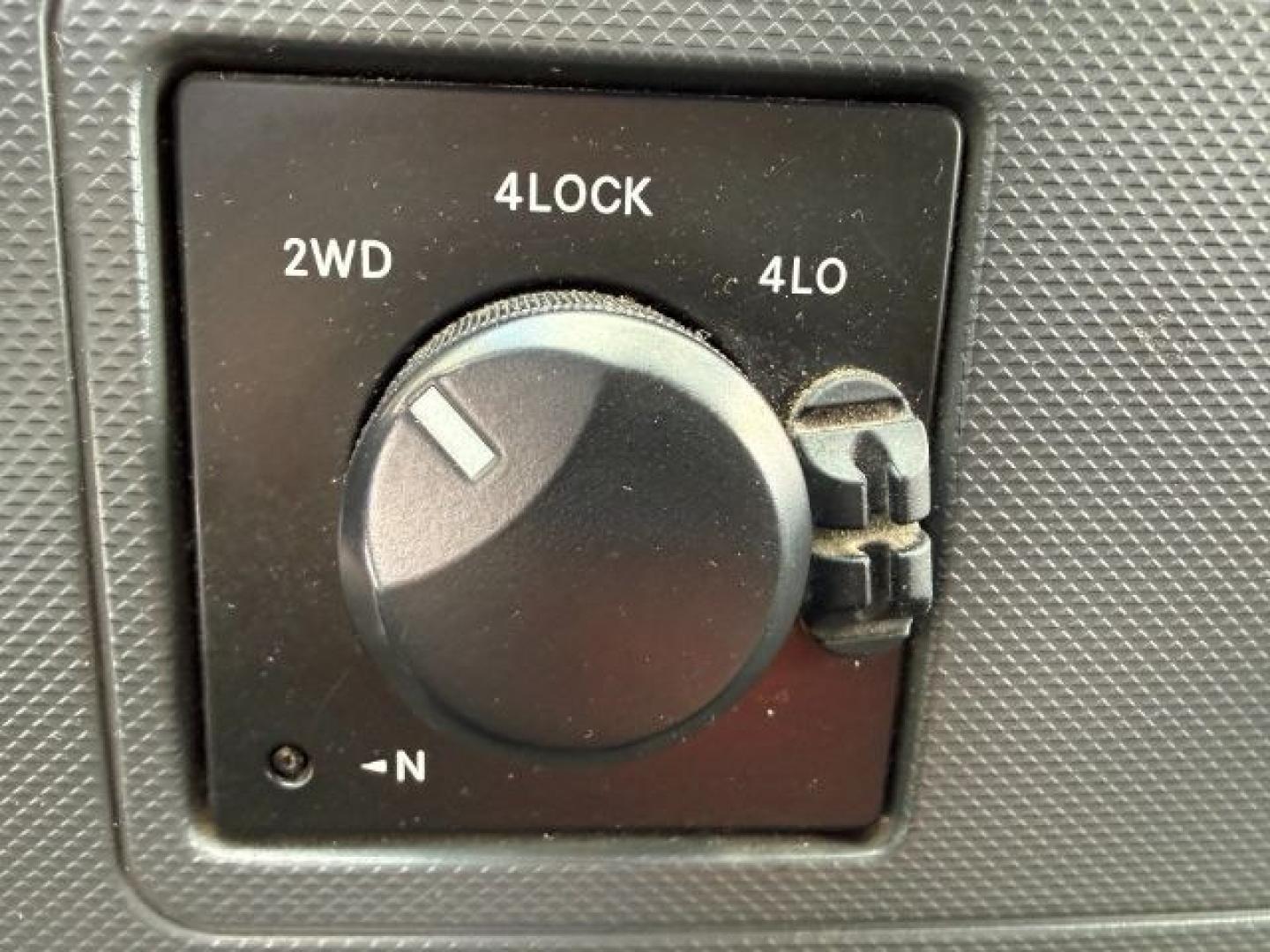 2006 GRAY /CLOTH Dodge Ram 2500 SLT (3D7KS29C86G) with an 5.9L I6 engine, MANUAL transmission, located at 1235 N Woodruff Ave., Idaho Falls, 83401, (208) 523-1053, 43.507172, -112.000488 - At Timberline Auto, finding a great deal on your next vehicle is always easy! Our experienced sales staff's goal is to help find you the right vehicle at the right price! Our knowledgeable finance department has options for almost any credit score. We offer extended service contract options to prote - Photo#39