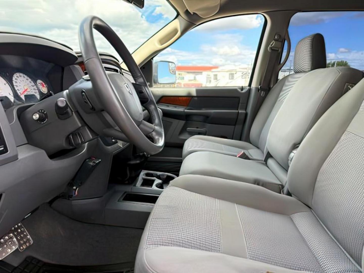 2006 GRAY /CLOTH Dodge Ram 2500 SLT (3D7KS29C86G) with an 5.9L I6 engine, MANUAL transmission, located at 1235 N Woodruff Ave., Idaho Falls, 83401, (208) 523-1053, 43.507172, -112.000488 - At Timberline Auto, finding a great deal on your next vehicle is always easy! Our experienced sales staff's goal is to help find you the right vehicle at the right price! Our knowledgeable finance department has options for almost any credit score. We offer extended service contract options to prote - Photo#11