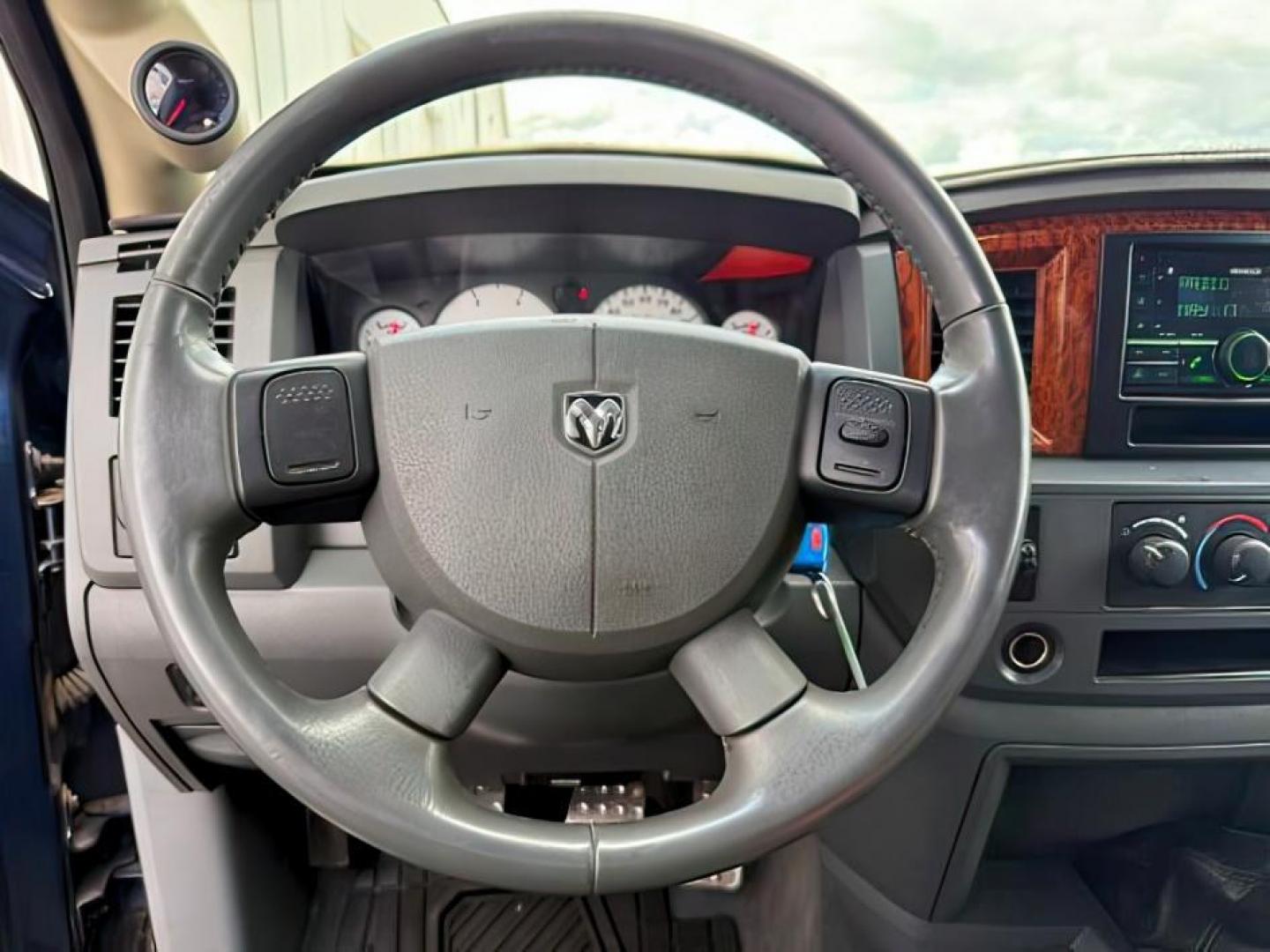 2006 GRAY /CLOTH Dodge Ram 2500 SLT (3D7KS29C86G) with an 5.9L I6 engine, MANUAL transmission, located at 1235 N Woodruff Ave., Idaho Falls, 83401, (208) 523-1053, 43.507172, -112.000488 - At Timberline Auto, finding a great deal on your next vehicle is always easy! Our experienced sales staff's goal is to help find you the right vehicle at the right price! Our knowledgeable finance department has options for almost any credit score. We offer extended service contract options to prote - Photo#13