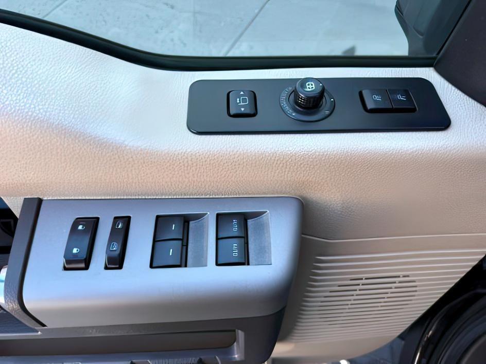 2014 BROWN /Steel Ford F-250 LARIAT (1FT7W2BT2EE) with an Powerstroke 6.7L V-8 diesel direct injection engine, AUTOMATIC transmission, located at 1235 N Woodruff Ave., Idaho Falls, 83401, (208) 523-1053, 43.507172, -112.000488 - Photo#23