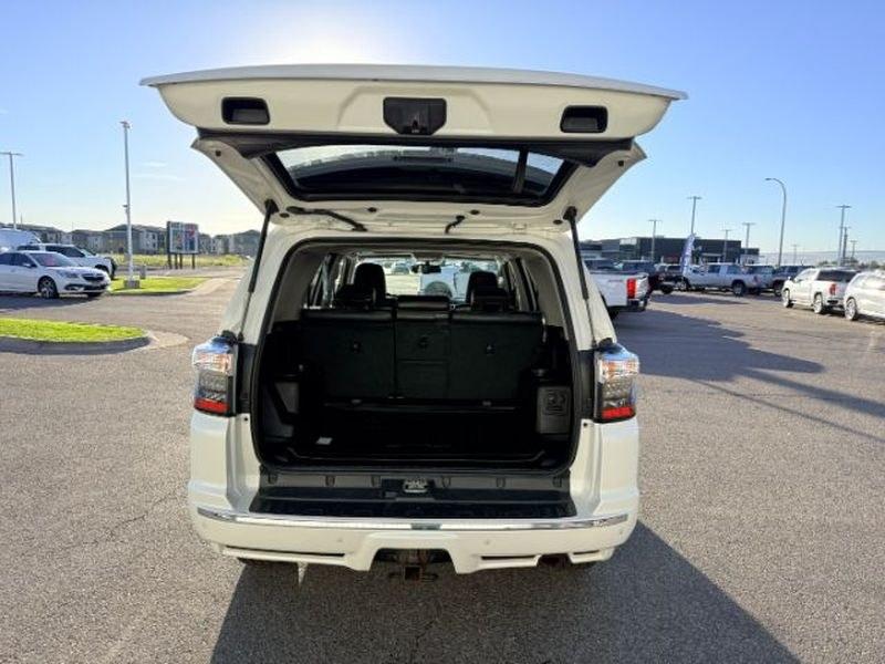 2018 Super White /Black Graphite Toyota 4Runner SR5 (JTEBU5JR2J5) with an V6, 4.0L engine, 5-speed automatic transmission, located at 1175 N Woodruff Ave, Idaho Falls, ID, 83401, 43.506901, -111.999657 - <b>Vehicle Details</b><br>Built for drivers who want capability, comfort, and proven Toyota durability, this pre-owned 2018 Toyota 4Runner is a standout SUV ready for Idaho adventures. Equipped with 4WD and a strong V6 4.0L gasoline engine, it delivers the power and confidence needed for daily drivi- Photo#5