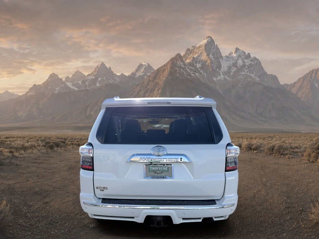 2018 Super White /Black Graphite Toyota 4Runner SR5 (JTEBU5JR2J5) with an V6, 4.0L engine, 5-speed automatic transmission, located at 1175 N Woodruff Ave, Idaho Falls, ID, 83401, 43.506901, -111.999657 - <b>Vehicle Details</b><br>Built for drivers who want capability, comfort, and proven Toyota durability, this pre-owned 2018 Toyota 4Runner is a standout SUV ready for Idaho adventures. Equipped with 4WD and a strong V6 4.0L gasoline engine, it delivers the power and confidence needed for daily drivi- Photo#3