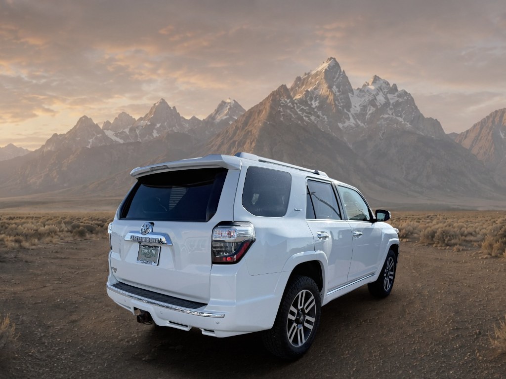2018 Super White /Black Graphite Toyota 4Runner SR5 (JTEBU5JR2J5) with an V6, 4.0L engine, 5-speed automatic transmission, located at 1175 N Woodruff Ave, Idaho Falls, ID, 83401, 43.506901, -111.999657 - <b>Vehicle Details</b><br>Built for drivers who want capability, comfort, and proven Toyota durability, this pre-owned 2018 Toyota 4Runner is a standout SUV ready for Idaho adventures. Equipped with 4WD and a strong V6 4.0L gasoline engine, it delivers the power and confidence needed for daily drivi- Photo#4