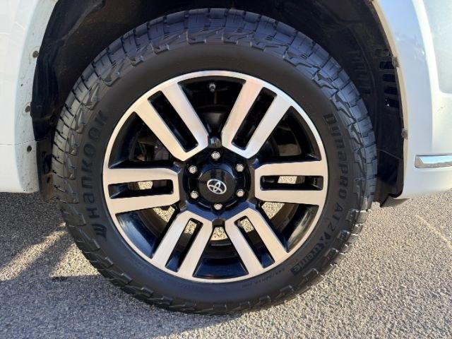 2018 WHITE /Black Graphite Toyota 4Runner LIMITED (JTEBU5JR2J5) with an 4L V-6 DOHC engine, AUTOMATIC transmission, located at 1235 N Woodruff Ave., Idaho Falls, 83401, (208) 523-1053, 43.507172, -112.000488 - At Timberline Auto, finding a great deal on your next vehicle is always easy! Our experienced sales staff goal is to help find you the right vehicle at the right price! Our knowledgeable finance department has options for almost any credit score. We offer extended service contract options to prot- Photo#42