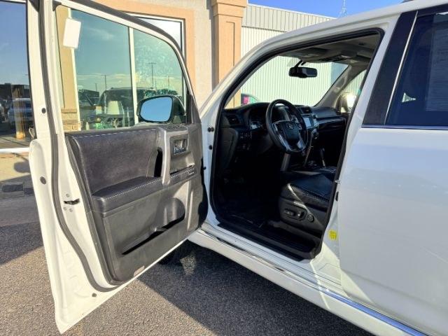 2018 WHITE /Black Graphite Toyota 4Runner LIMITED (JTEBU5JR2J5) with an 4L V-6 DOHC engine, AUTOMATIC transmission, located at 1235 N Woodruff Ave., Idaho Falls, 83401, (208) 523-1053, 43.507172, -112.000488 - At Timberline Auto, finding a great deal on your next vehicle is always easy! Our experienced sales staff goal is to help find you the right vehicle at the right price! Our knowledgeable finance department has options for almost any credit score. We offer extended service contract options to prot- Photo#43