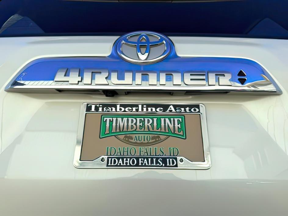2018 WHITE /Black Graphite Toyota 4Runner LIMITED (JTEBU5JR2J5) with an 4L V-6 DOHC engine, AUTOMATIC transmission, located at 1235 N Woodruff Ave., Idaho Falls, 83401, (208) 523-1053, 43.507172, -112.000488 - At Timberline Auto, finding a great deal on your next vehicle is always easy! Our experienced sales staff goal is to help find you the right vehicle at the right price! Our knowledgeable finance department has options for almost any credit score. We offer extended service contract options to prot- Photo#4
