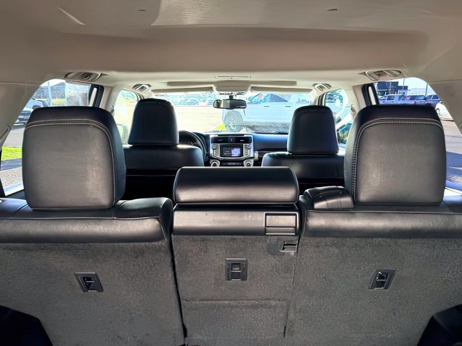 2018 WHITE /Black Graphite Toyota 4Runner LIMITED (JTEBU5JR2J5) with an 4L V-6 DOHC engine, AUTOMATIC transmission, located at 1235 N Woodruff Ave., Idaho Falls, 83401, (208) 523-1053, 43.507172, -112.000488 - At Timberline Auto, finding a great deal on your next vehicle is always easy! Our experienced sales staff goal is to help find you the right vehicle at the right price! Our knowledgeable finance department has options for almost any credit score. We offer extended service contract options to prot- Photo#6