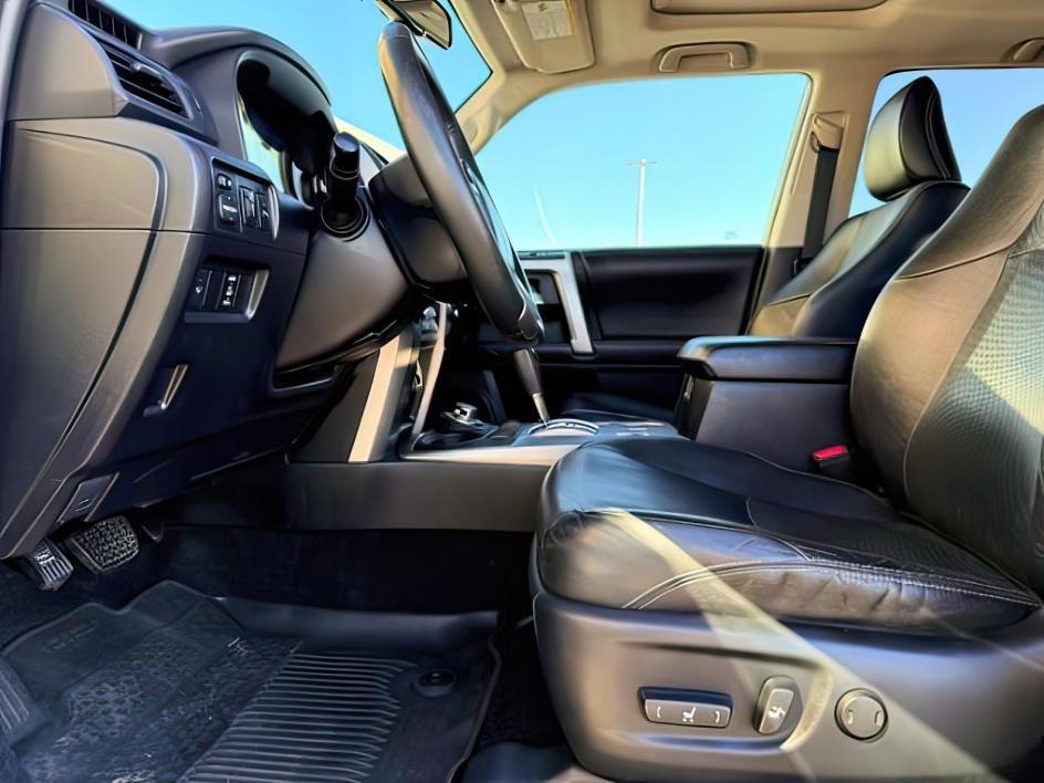 2018 WHITE /Black Graphite Toyota 4Runner LIMITED (JTEBU5JR2J5) with an 4L V-6 DOHC engine, AUTOMATIC transmission, located at 1235 N Woodruff Ave., Idaho Falls, 83401, (208) 523-1053, 43.507172, -112.000488 - At Timberline Auto, finding a great deal on your next vehicle is always easy! Our experienced sales staff goal is to help find you the right vehicle at the right price! Our knowledgeable finance department has options for almost any credit score. We offer extended service contract options to prot- Photo#14