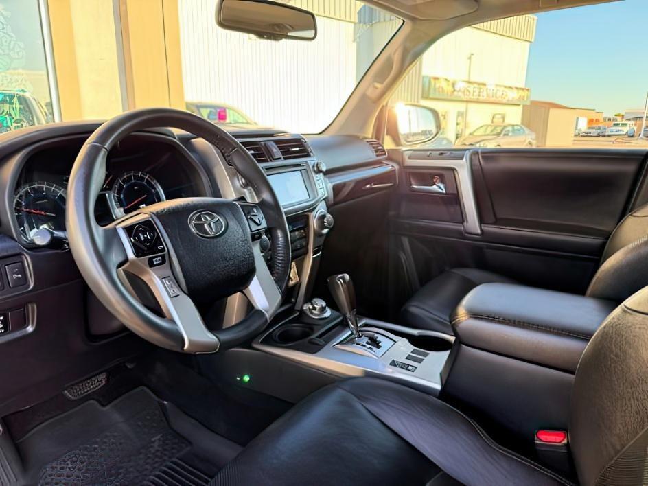 2018 WHITE /Black Graphite Toyota 4Runner LIMITED (JTEBU5JR2J5) with an 4L V-6 DOHC engine, AUTOMATIC transmission, located at 1235 N Woodruff Ave., Idaho Falls, 83401, (208) 523-1053, 43.507172, -112.000488 - At Timberline Auto, finding a great deal on your next vehicle is always easy! Our experienced sales staff goal is to help find you the right vehicle at the right price! Our knowledgeable finance department has options for almost any credit score. We offer extended service contract options to prot- Photo#15