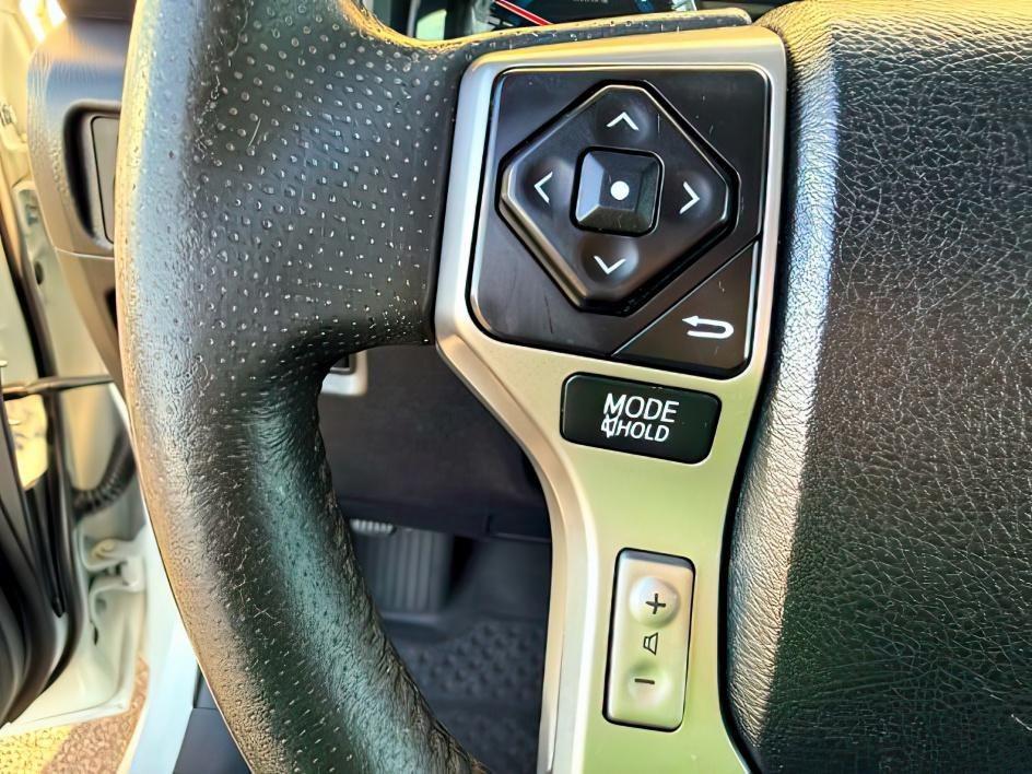 2018 WHITE /Black Graphite Toyota 4Runner LIMITED (JTEBU5JR2J5) with an 4L V-6 DOHC engine, AUTOMATIC transmission, located at 1235 N Woodruff Ave., Idaho Falls, 83401, (208) 523-1053, 43.507172, -112.000488 - At Timberline Auto, finding a great deal on your next vehicle is always easy! Our experienced sales staff goal is to help find you the right vehicle at the right price! Our knowledgeable finance department has options for almost any credit score. We offer extended service contract options to prot- Photo#22