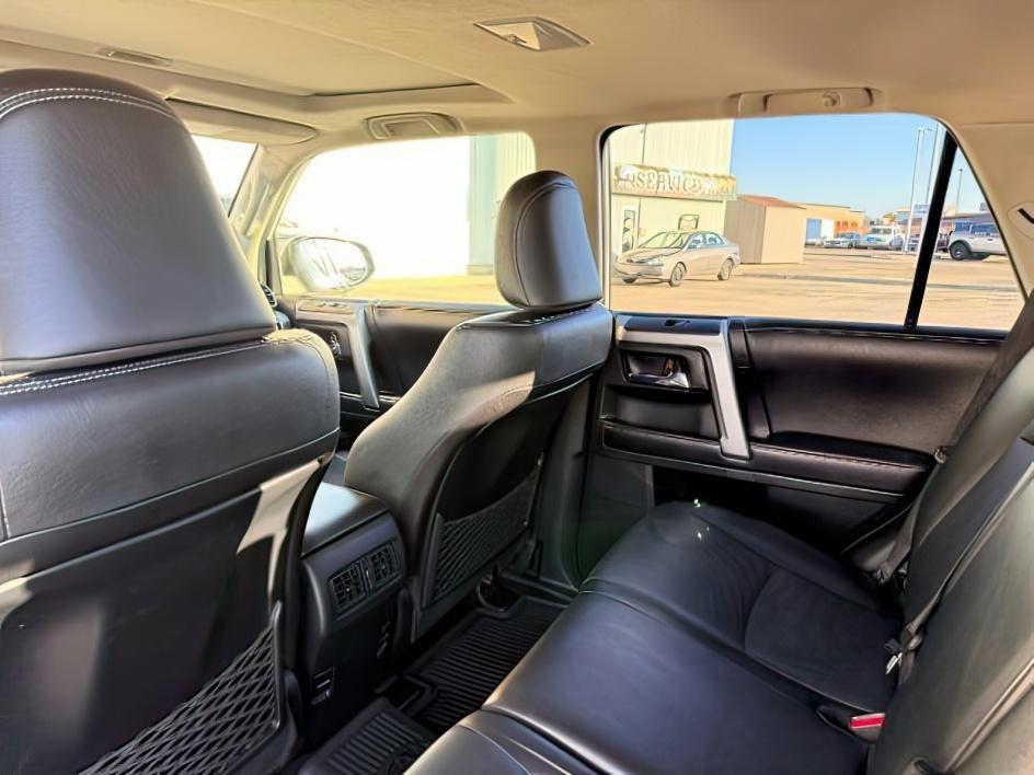 2018 WHITE /Black Graphite Toyota 4Runner LIMITED (JTEBU5JR2J5) with an 4L V-6 DOHC engine, AUTOMATIC transmission, located at 1235 N Woodruff Ave., Idaho Falls, 83401, (208) 523-1053, 43.507172, -112.000488 - At Timberline Auto, finding a great deal on your next vehicle is always easy! Our experienced sales staff goal is to help find you the right vehicle at the right price! Our knowledgeable finance department has options for almost any credit score. We offer extended service contract options to prot- Photo#28