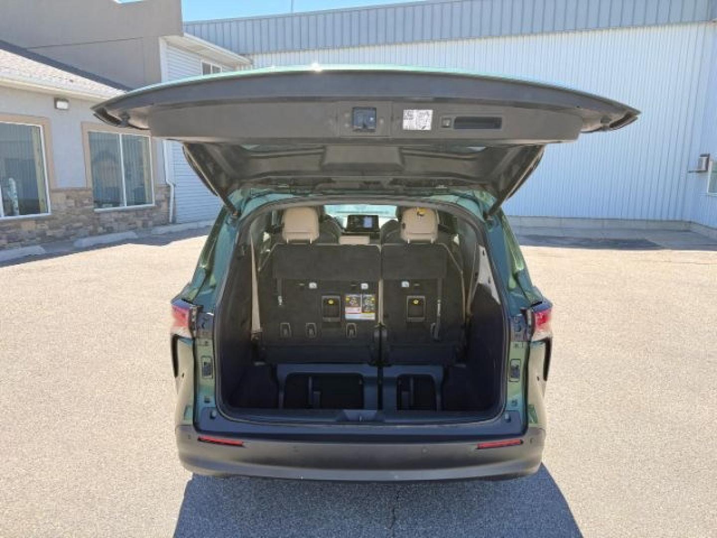 2022 GREEN /Graphite Toyota Sienna (5TDJSKFC1NS) with an Dynamic Force 25L I-4 portdirect injection engine, Automatic transmission, located at 1175 N Woodruff Ave, Idaho Falls, ID, 83401, 43.506901, -111.999657 - At Timberline Auto, finding a great deal on your next vehicle is always easy! Our experienced sales staff goal is to help find you the right vehicle at the right price! Our knowledgeable finance department has options for almost any credit score. We offer extended service contract options to prot- Photo#37