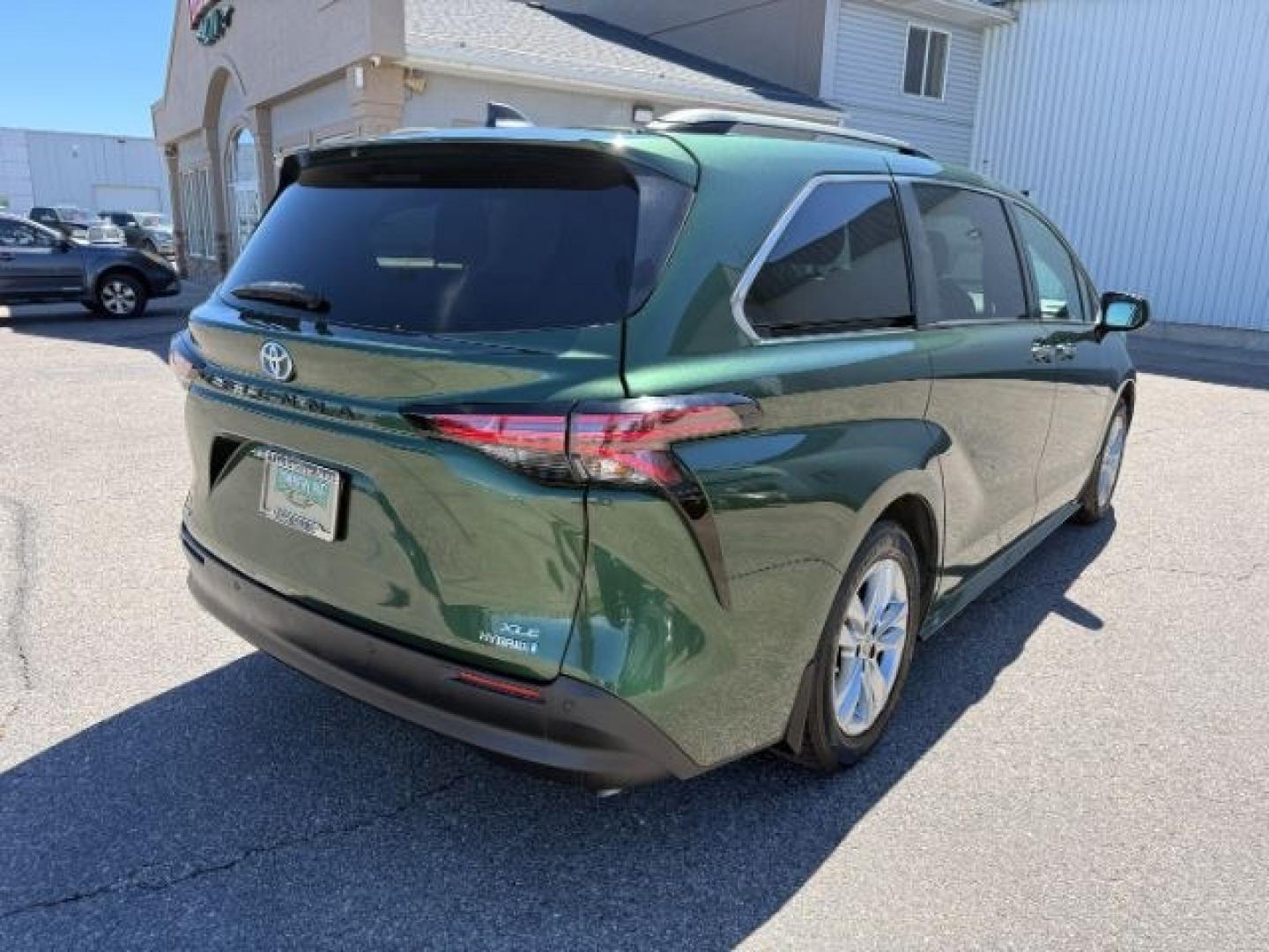 2022 GREEN /Graphite Toyota Sienna (5TDJSKFC1NS) with an Dynamic Force 25L I-4 portdirect injection engine, Automatic transmission, located at 1175 N Woodruff Ave, Idaho Falls, ID, 83401, 43.506901, -111.999657 - At Timberline Auto, finding a great deal on your next vehicle is always easy! Our experienced sales staff goal is to help find you the right vehicle at the right price! Our knowledgeable finance department has options for almost any credit score. We offer extended service contract options to prot- Photo#40