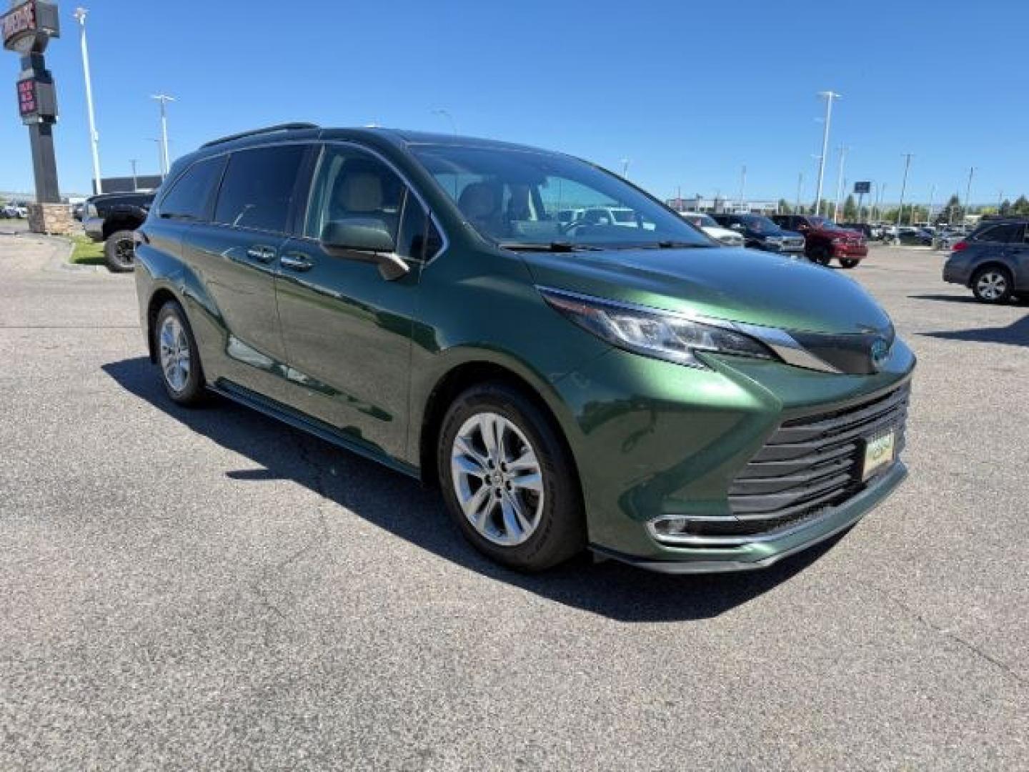 2022 GREEN /Graphite Toyota Sienna (5TDJSKFC1NS) with an Dynamic Force 25L I-4 portdirect injection engine, Automatic transmission, located at 1175 N Woodruff Ave, Idaho Falls, ID, 83401, 43.506901, -111.999657 - At Timberline Auto, finding a great deal on your next vehicle is always easy! Our experienced sales staff goal is to help find you the right vehicle at the right price! Our knowledgeable finance department has options for almost any credit score. We offer extended service contract options to prot- Photo#42