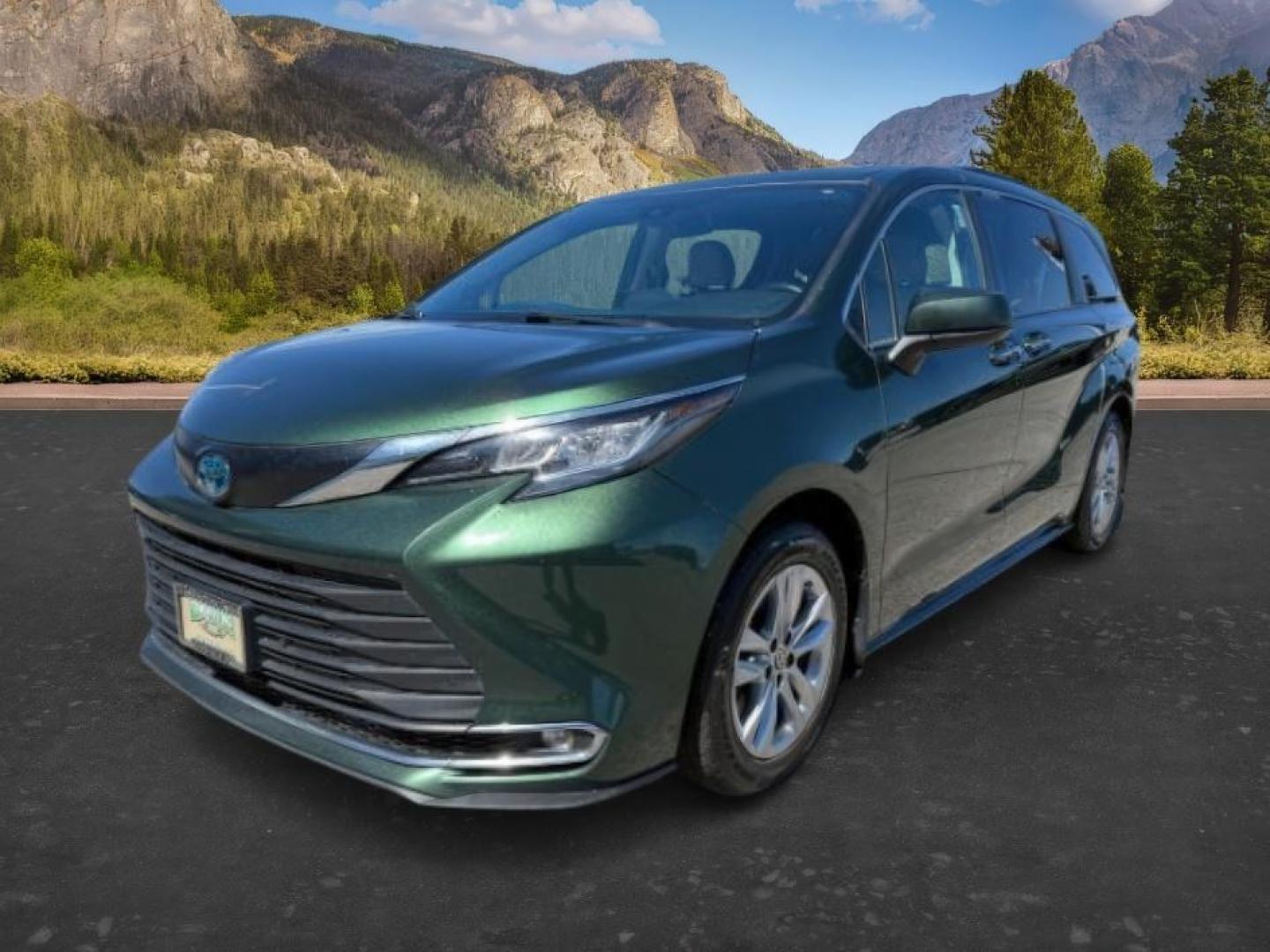 2022 GREEN /Graphite Toyota Sienna (5TDJSKFC1NS) with an Dynamic Force 25L I-4 portdirect injection engine, Automatic transmission, located at 1175 N Woodruff Ave, Idaho Falls, ID, 83401, 43.506901, -111.999657 - At Timberline Auto, finding a great deal on your next vehicle is always easy! Our experienced sales staff goal is to help find you the right vehicle at the right price! Our knowledgeable finance department has options for almost any credit score. We offer extended service contract options to prot- Photo#0