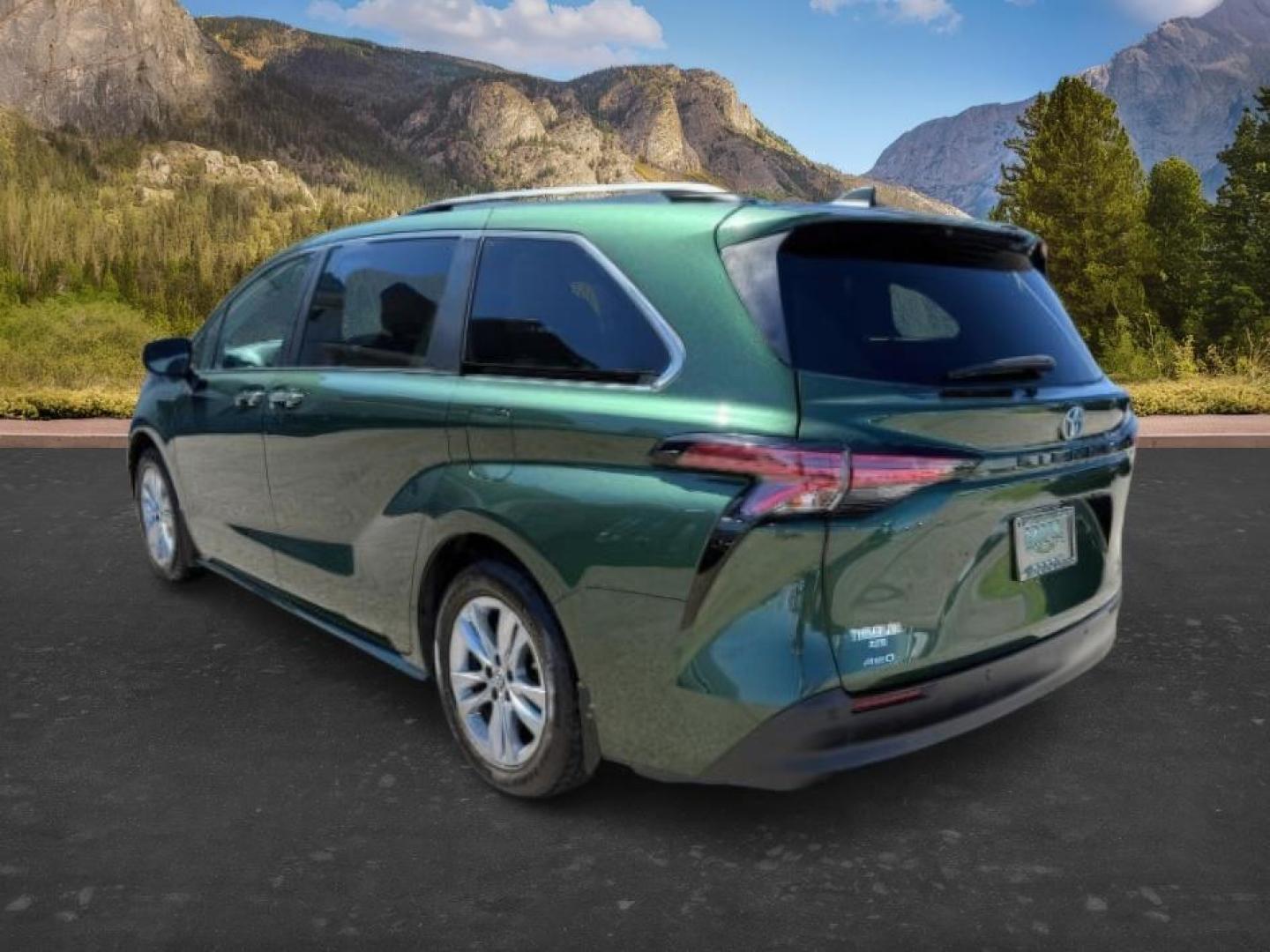 2022 GREEN /Graphite Toyota Sienna (5TDJSKFC1NS) with an Dynamic Force 25L I-4 portdirect injection engine, Automatic transmission, located at 1175 N Woodruff Ave, Idaho Falls, ID, 83401, 43.506901, -111.999657 - At Timberline Auto, finding a great deal on your next vehicle is always easy! Our experienced sales staff goal is to help find you the right vehicle at the right price! Our knowledgeable finance department has options for almost any credit score. We offer extended service contract options to prot- Photo#2