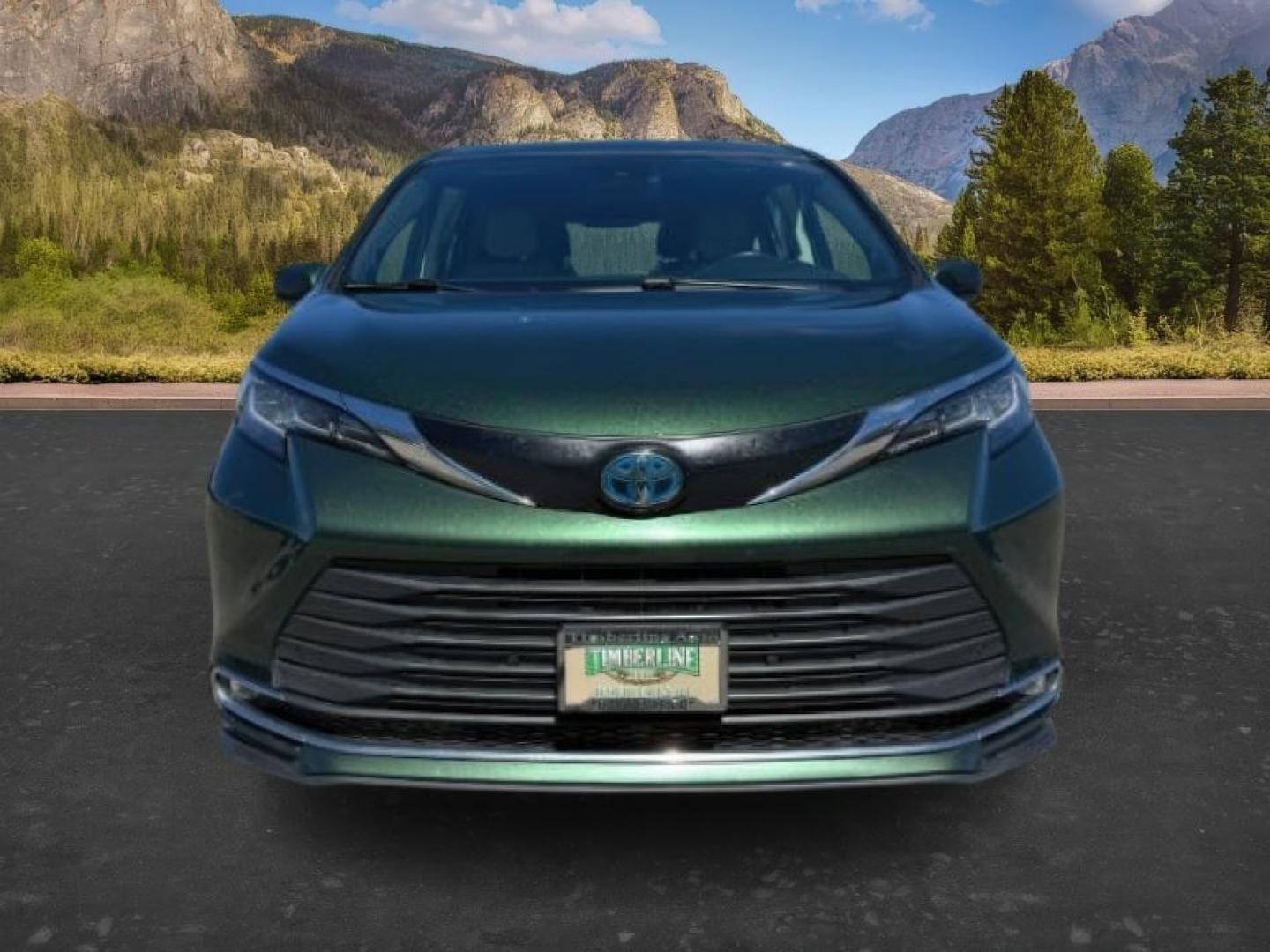 2022 GREEN /Graphite Toyota Sienna (5TDJSKFC1NS) with an Dynamic Force 25L I-4 portdirect injection engine, Automatic transmission, located at 1175 N Woodruff Ave, Idaho Falls, ID, 83401, 43.506901, -111.999657 - At Timberline Auto, finding a great deal on your next vehicle is always easy! Our experienced sales staff goal is to help find you the right vehicle at the right price! Our knowledgeable finance department has options for almost any credit score. We offer extended service contract options to prot- Photo#11