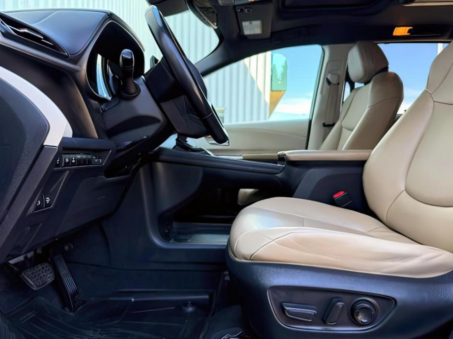 2022 GREEN /Graphite Toyota Sienna (5TDJSKFC1NS) with an Dynamic Force 25L I-4 portdirect injection engine, Automatic transmission, located at 1175 N Woodruff Ave, Idaho Falls, ID, 83401, 43.506901, -111.999657 - At Timberline Auto, finding a great deal on your next vehicle is always easy! Our experienced sales staff goal is to help find you the right vehicle at the right price! Our knowledgeable finance department has options for almost any credit score. We offer extended service contract options to prot- Photo#15