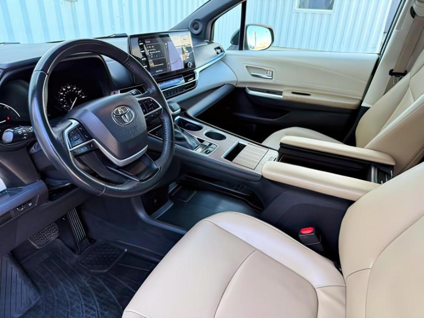 2022 GREEN /Graphite Toyota Sienna (5TDJSKFC1NS) with an Dynamic Force 25L I-4 portdirect injection engine, Automatic transmission, located at 1175 N Woodruff Ave, Idaho Falls, ID, 83401, 43.506901, -111.999657 - At Timberline Auto, finding a great deal on your next vehicle is always easy! Our experienced sales staff goal is to help find you the right vehicle at the right price! Our knowledgeable finance department has options for almost any credit score. We offer extended service contract options to prot- Photo#16