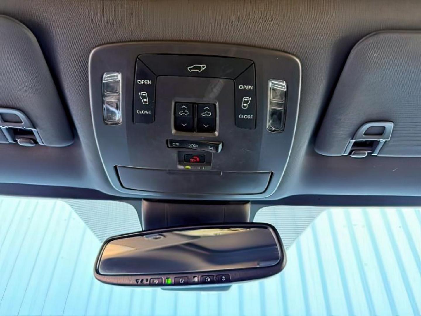 2022 GREEN /Graphite Toyota Sienna (5TDJSKFC1NS) with an Dynamic Force 25L I-4 portdirect injection engine, Automatic transmission, located at 1175 N Woodruff Ave, Idaho Falls, ID, 83401, 43.506901, -111.999657 - At Timberline Auto, finding a great deal on your next vehicle is always easy! Our experienced sales staff goal is to help find you the right vehicle at the right price! Our knowledgeable finance department has options for almost any credit score. We offer extended service contract options to prot- Photo#22