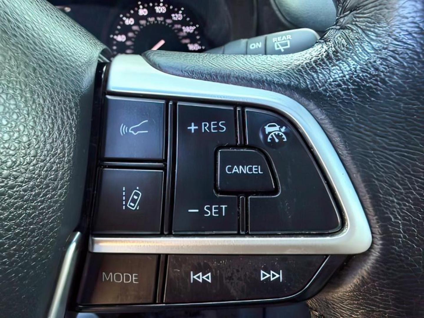 2022 GREEN /Graphite Toyota Sienna (5TDJSKFC1NS) with an Dynamic Force 25L I-4 portdirect injection engine, Automatic transmission, located at 1175 N Woodruff Ave, Idaho Falls, ID, 83401, 43.506901, -111.999657 - At Timberline Auto, finding a great deal on your next vehicle is always easy! Our experienced sales staff goal is to help find you the right vehicle at the right price! Our knowledgeable finance department has options for almost any credit score. We offer extended service contract options to prot- Photo#23