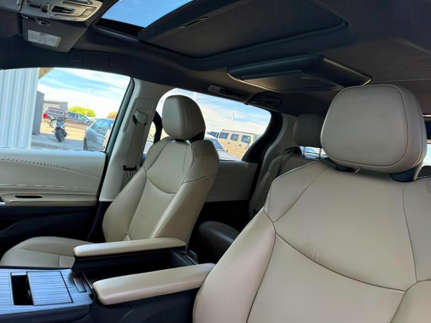 2022 GREEN /Graphite Toyota Sienna (5TDJSKFC1NS) with an Dynamic Force 25L I-4 portdirect injection engine, Automatic transmission, located at 1175 N Woodruff Ave, Idaho Falls, ID, 83401, 43.506901, -111.999657 - At Timberline Auto, finding a great deal on your next vehicle is always easy! Our experienced sales staff goal is to help find you the right vehicle at the right price! Our knowledgeable finance department has options for almost any credit score. We offer extended service contract options to prot- Photo#26
