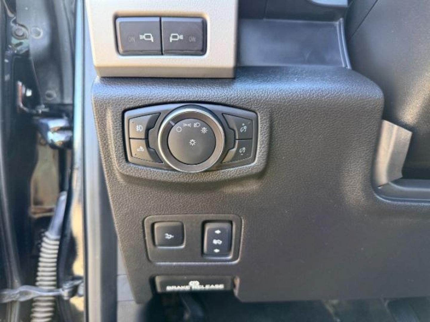 2017 BLACK /Black Ford F-350 (1FT8W3BT0HE) with an Powerstroke 67L V-8 diesel direct injection engine, Automatic transmission, located at 1175 N Woodruff Ave, Idaho Falls, ID, 83401, 43.506901, -111.999657 - At Timberline Auto, finding a great deal on your next vehicle is always easy! Our experienced sales staff goal is to help find you the right vehicle at the right price! Our knowledgeable finance department has options for almost any credit score. We offer extended service contract options to prot- Photo#48