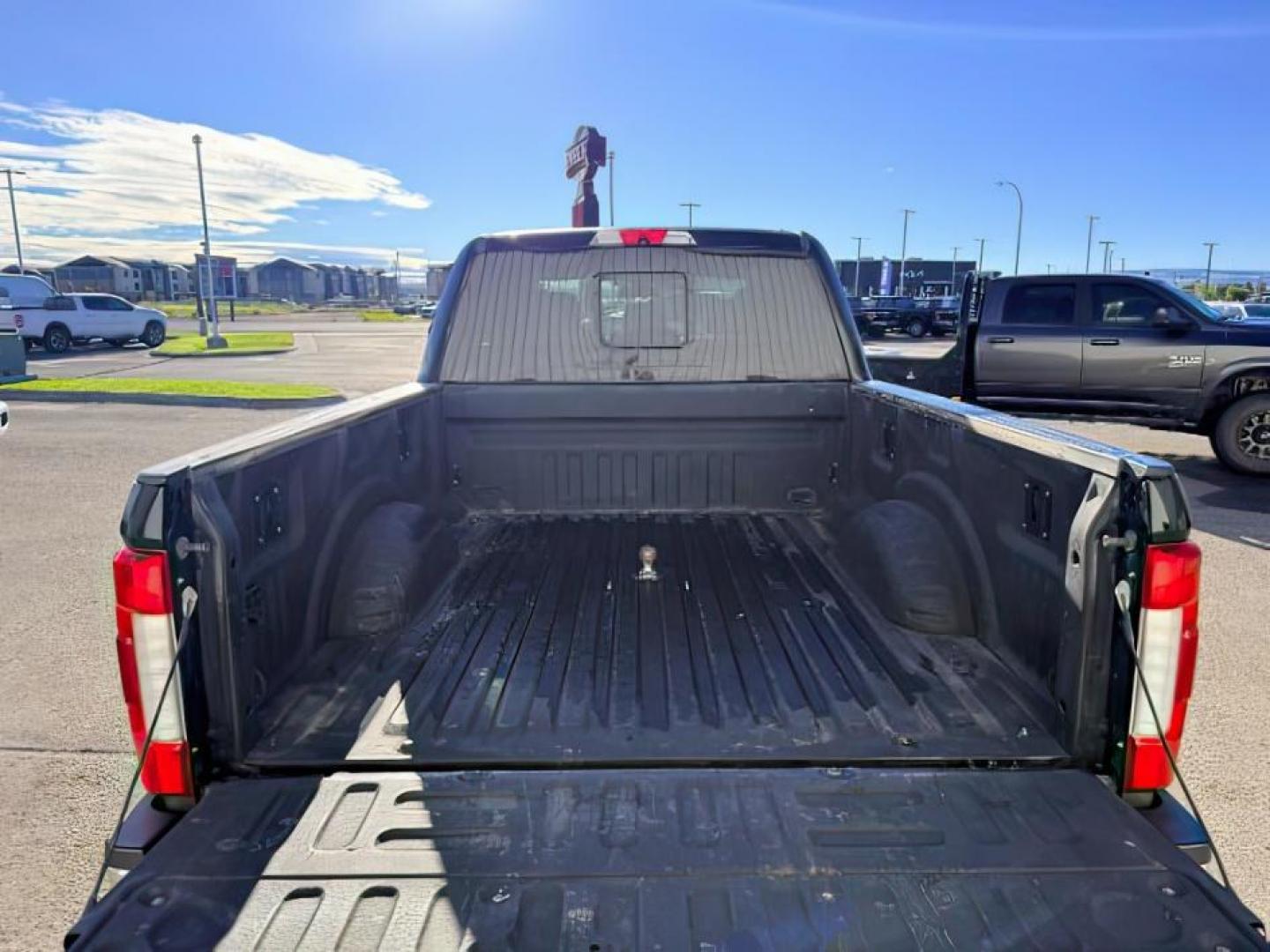 2017 BLACK /Black Ford F-350 (1FT8W3BT0HE) with an Powerstroke 67L V-8 diesel direct injection engine, Automatic transmission, located at 1175 N Woodruff Ave, Idaho Falls, ID, 83401, 43.506901, -111.999657 - At Timberline Auto, finding a great deal on your next vehicle is always easy! Our experienced sales staff goal is to help find you the right vehicle at the right price! Our knowledgeable finance department has options for almost any credit score. We offer extended service contract options to prot- Photo#5