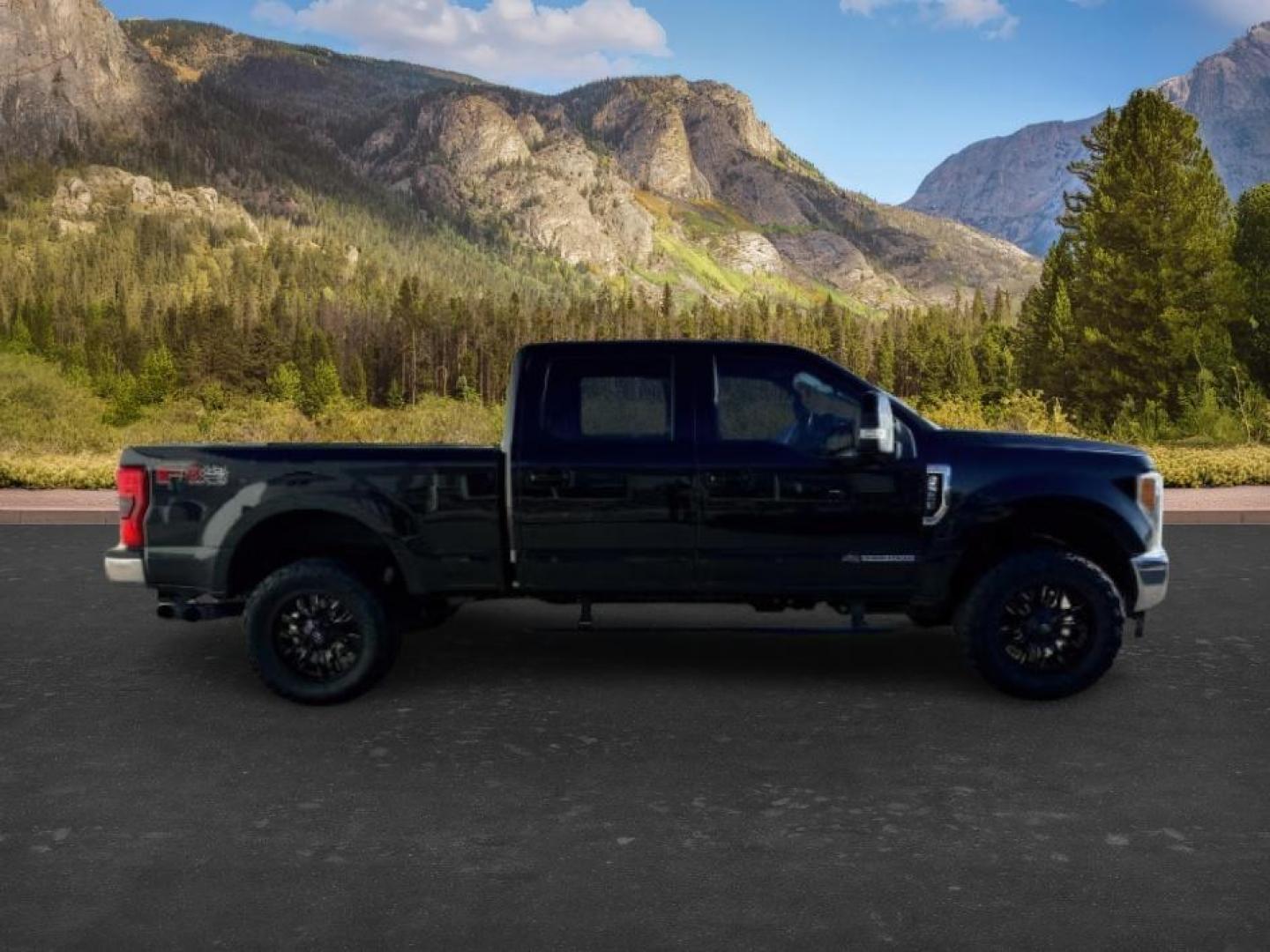 2017 BLACK /Black Ford F-350 (1FT8W3BT0HE) with an Powerstroke 67L V-8 diesel direct injection engine, Automatic transmission, located at 1175 N Woodruff Ave, Idaho Falls, ID, 83401, 43.506901, -111.999657 - At Timberline Auto, finding a great deal on your next vehicle is always easy! Our experienced sales staff goal is to help find you the right vehicle at the right price! Our knowledgeable finance department has options for almost any credit score. We offer extended service contract options to prot- Photo#7